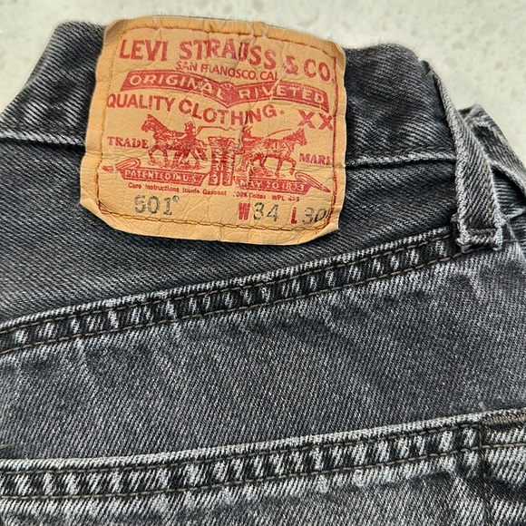 ❗️Sold! Levi’s Black Button Fly Jeans Size W 35 L 32 - Picture 4 of 8